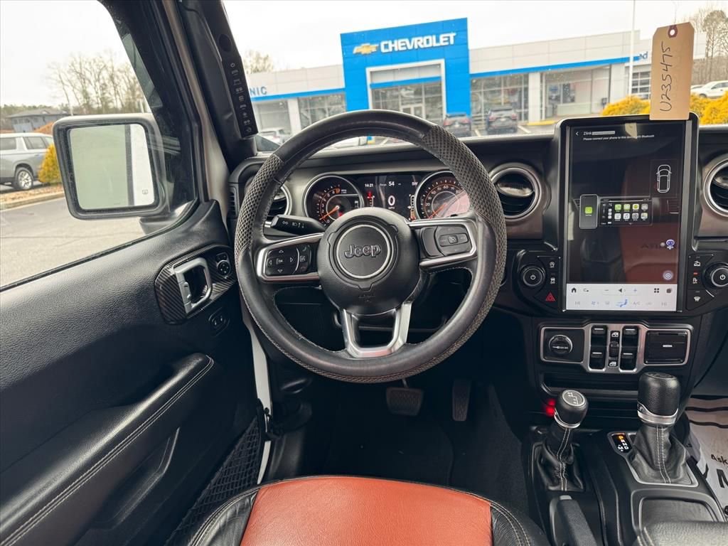 Used 2018 Jeep Wrangler Unlimited Sahara w/ Cold Weather Group image 11