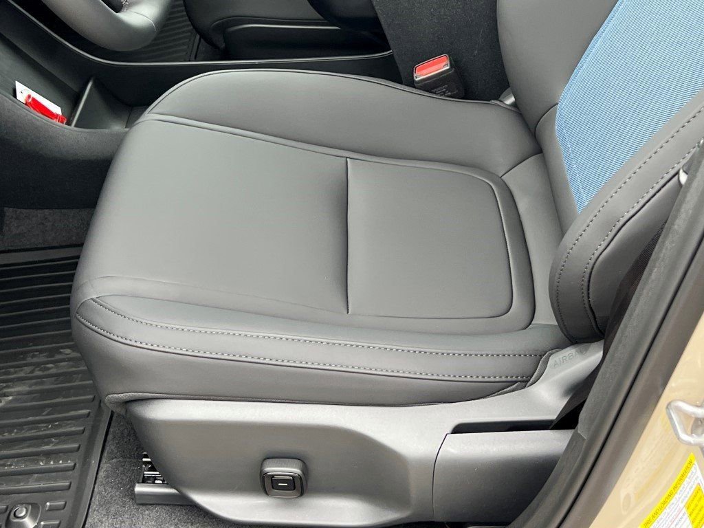 New 2026 Volvo EX30 Plus w/ Protection Package Premier image 16