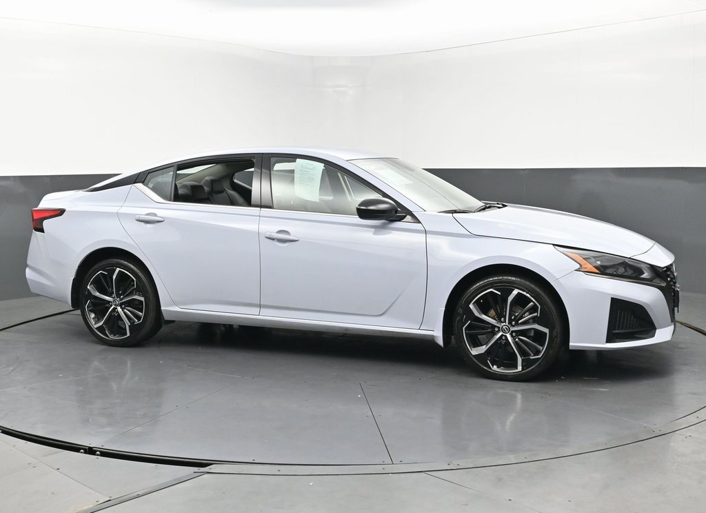 Used 2023 Nissan Altima 2.5 SR image 6