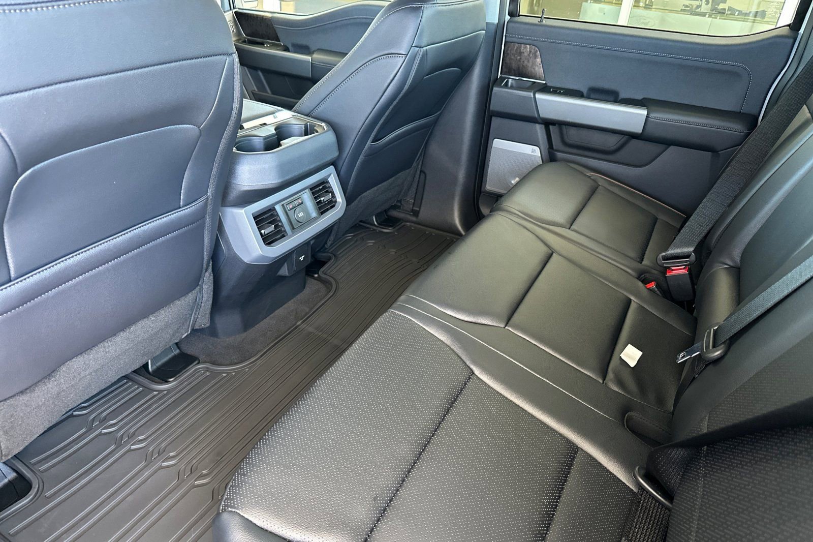 New 2025 Ford F250 Lariat w/ Chrome Package image 11