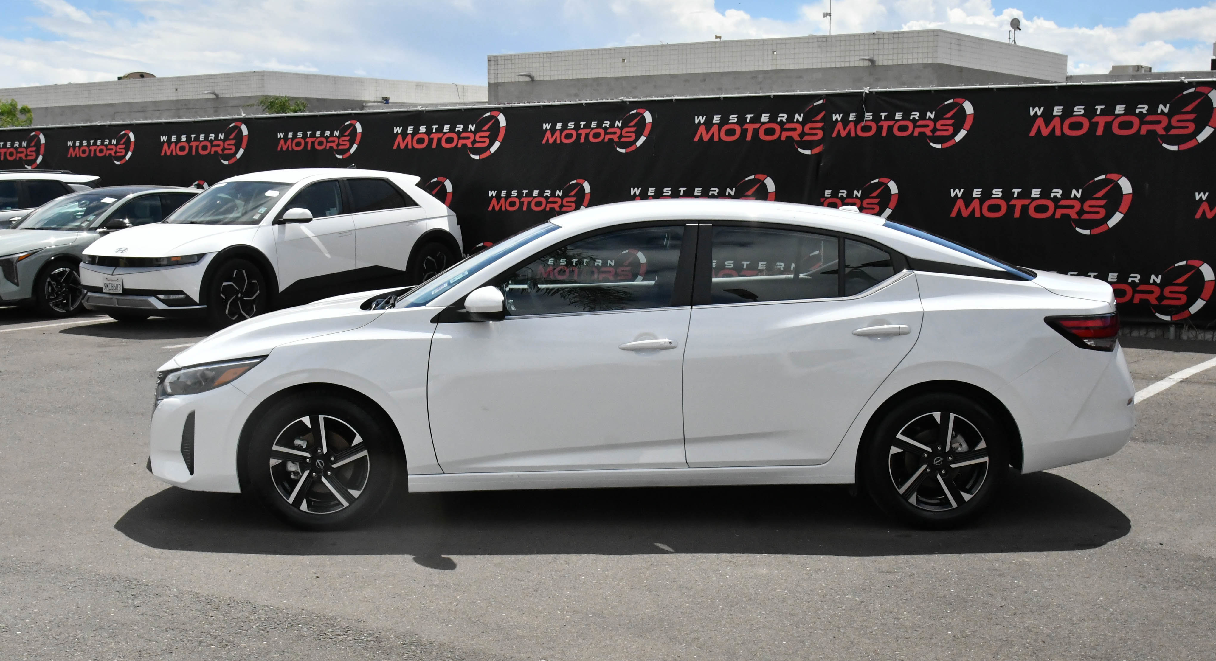Used 2025 Nissan Sentra SV FWD image 4
