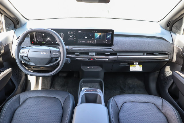 New 2027 Kia EV3 Wind FWD image 5