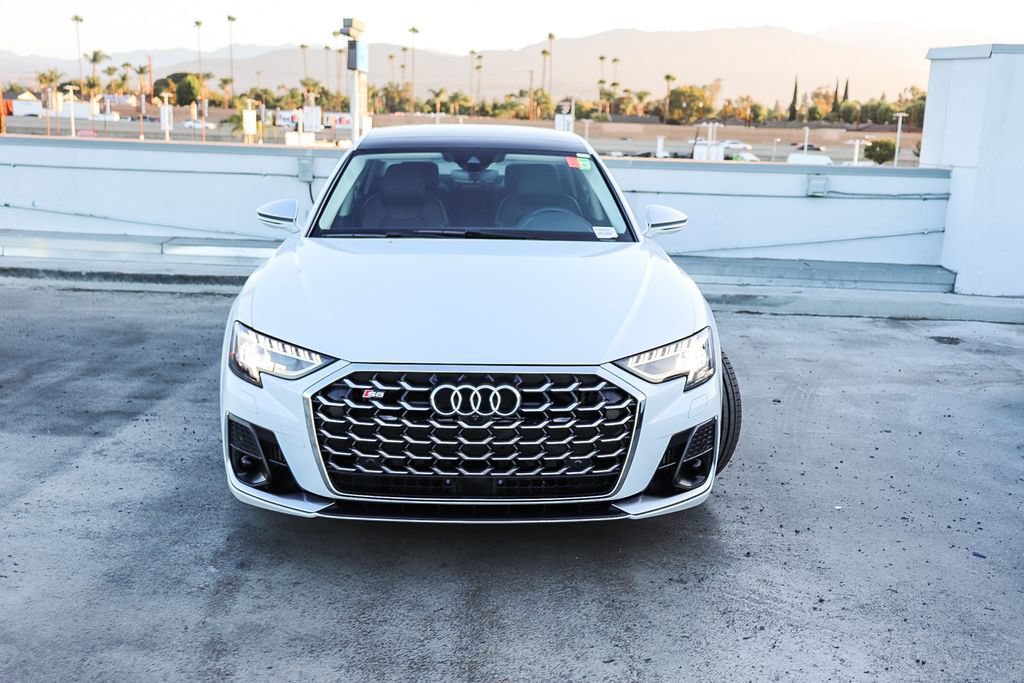 Used 2022 Audi S8 AWD/4WD image 3
