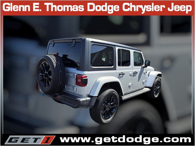 Certified 2023 Jeep Wrangler Unlimited Sahara AWD/4WD image 7