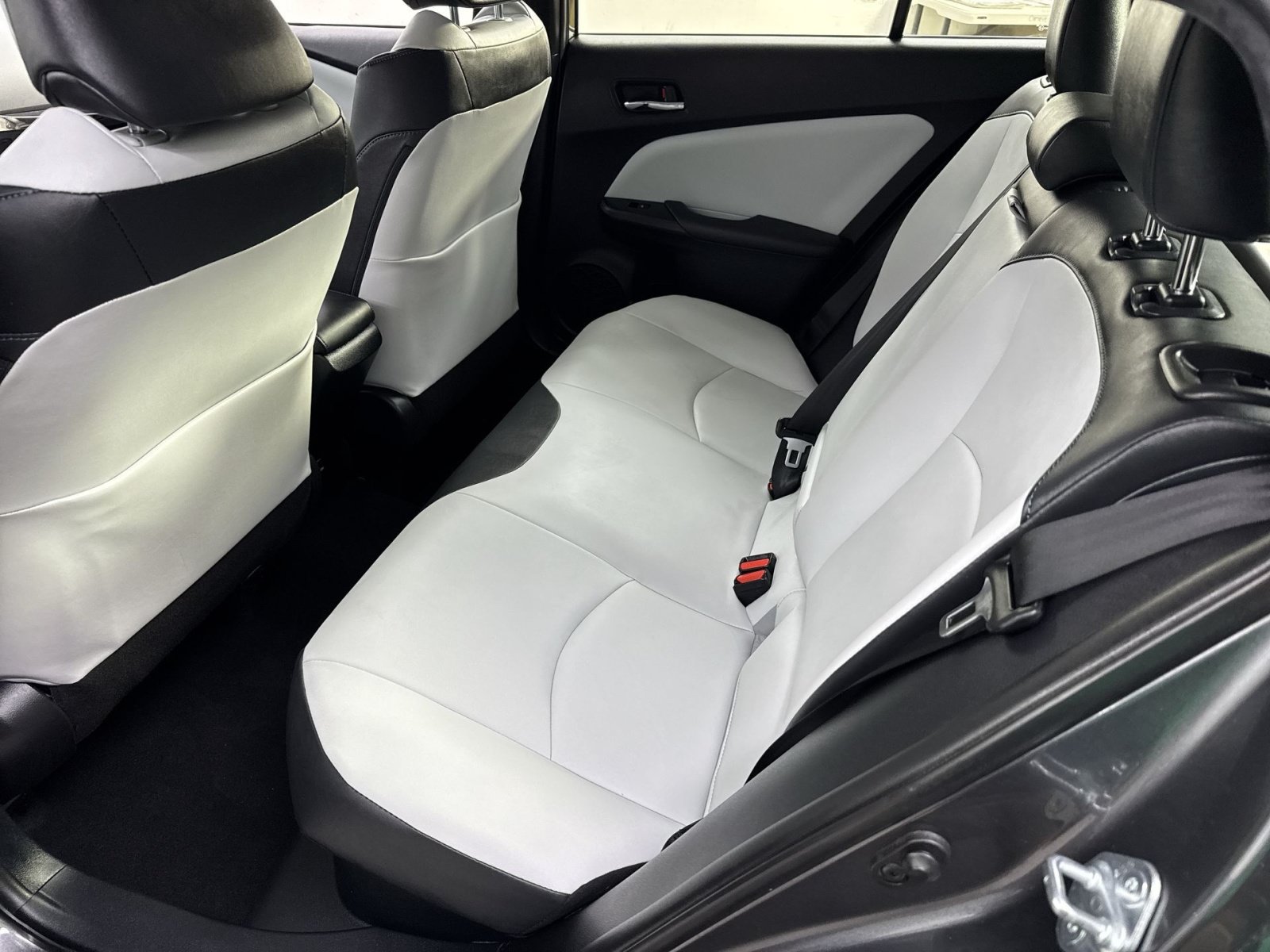 Used 2017 Toyota Prius Four FWD image 36