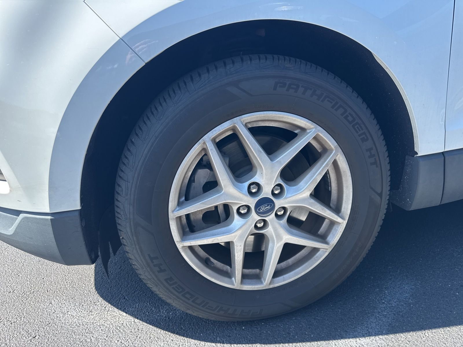 Used 2022 Ford Edge SE AWD/4WD image 2