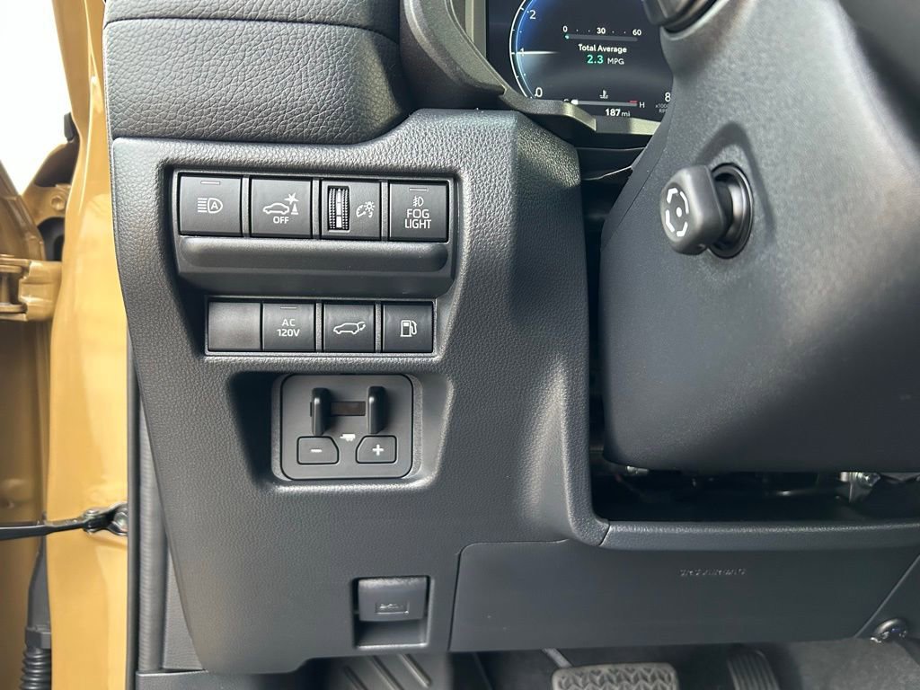 Used 2025 Toyota Land Cruiser image 18