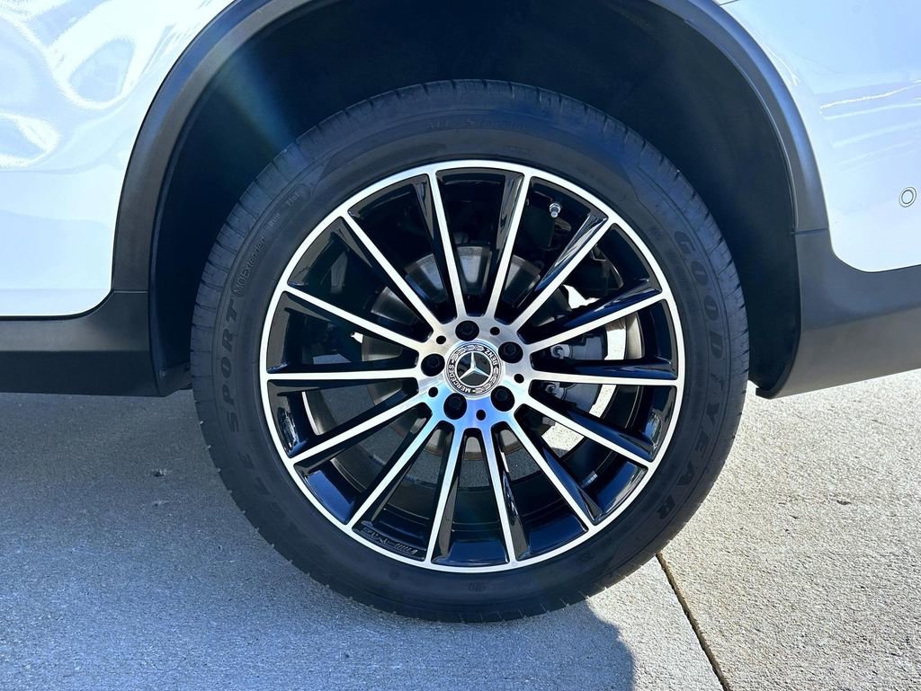 Used 2021 Mercedes-Benz GLC 300 4MATIC Coupe image 22