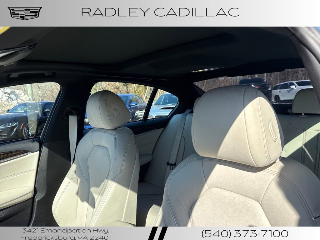 Used 2023 BMW 540i w/ M Sport Package image 2