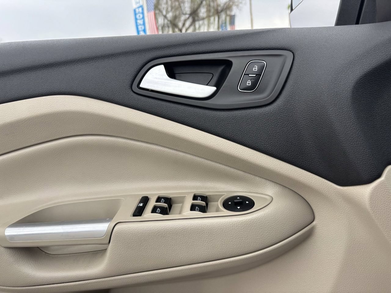 Used 2018 Ford Escape SE FWD image 22