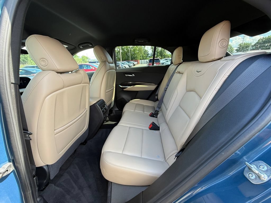 Used 2025 Cadillac XT4 Premium Luxury FWD image 24
