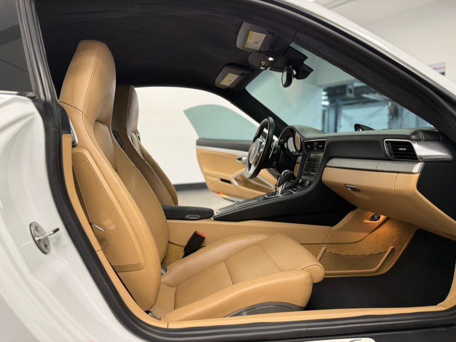 Used 2015 Porsche 911 Turbo S AWD/4WD image 39
