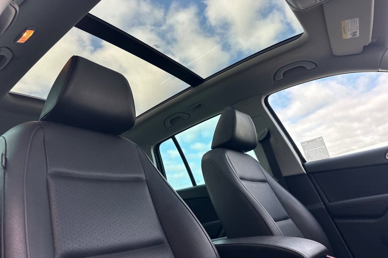 Used 2017 Volkswagen Tiguan Wolfsburg Edition AWD/4WD image 17