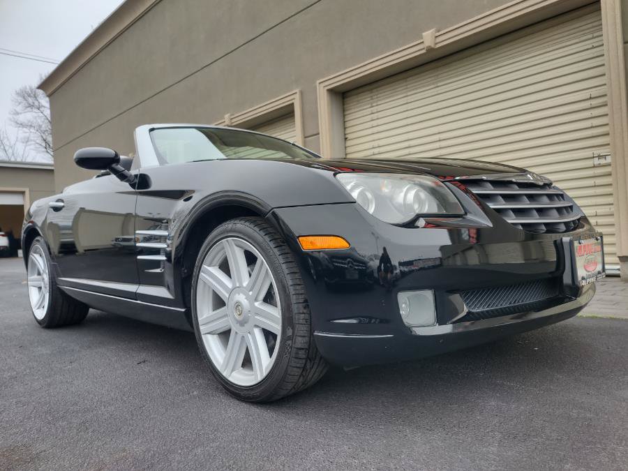Used 2006 Chrysler Crossfire Limited RWD image 3