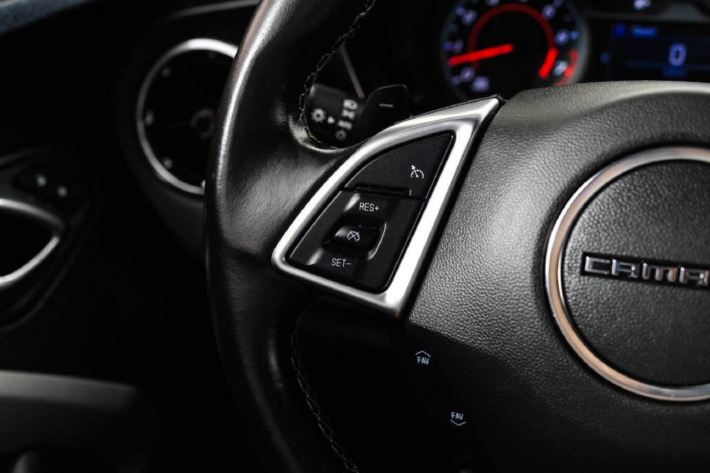 Used 2020 Chevrolet Camaro LT RWD image 14