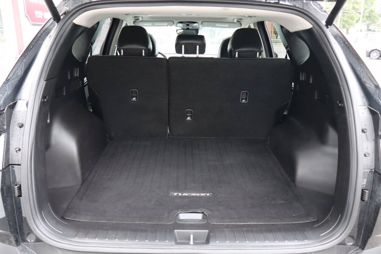 Used 2023 Hyundai Tucson SEL w/ Convenience Package AWD/4WD image 4