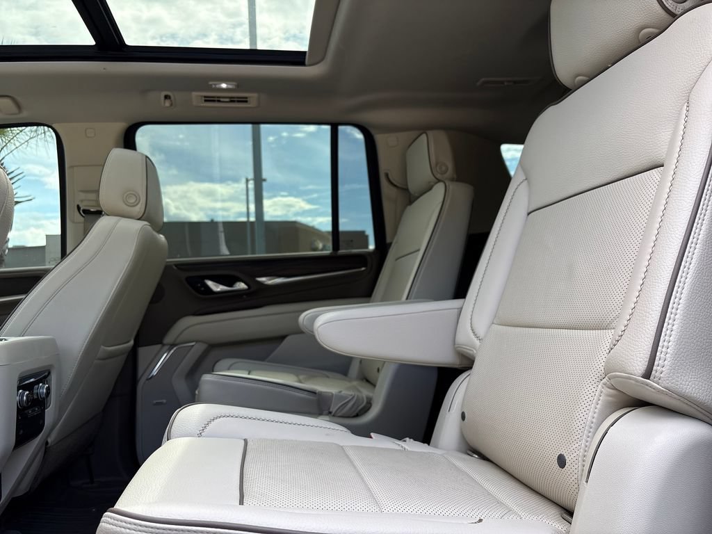 Used 2021 GMC Yukon XL Denali w/ Denali Premium Package RWD image 22