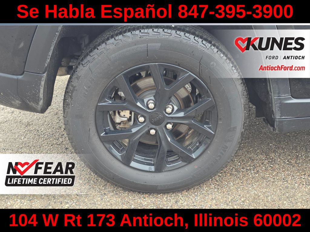 Used 2025 Jeep Grand Cherokee Altitude AWD/4WD image 14