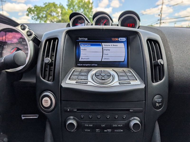 Used 2018 Nissan 370Z Touring RWD image 25