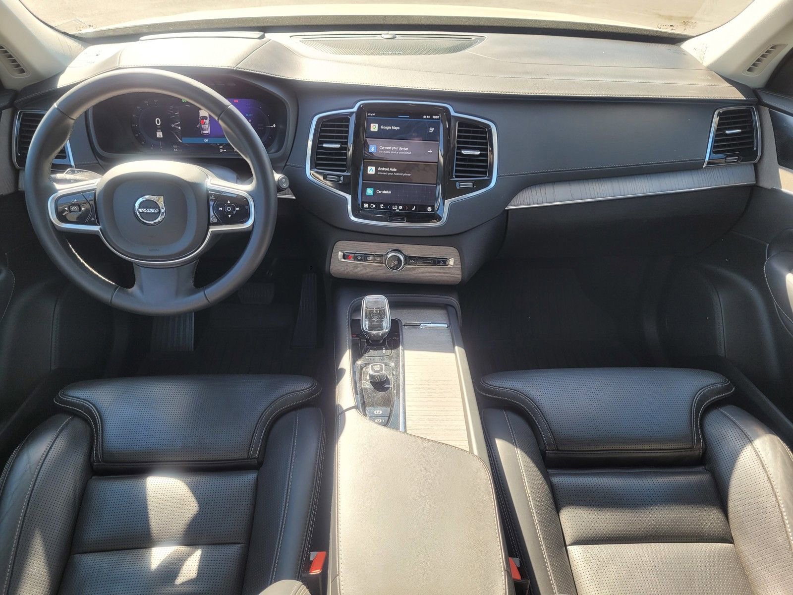 Certified 2023 Volvo XC90 T8 Ultimate w/ Protection Package Premier image 13
