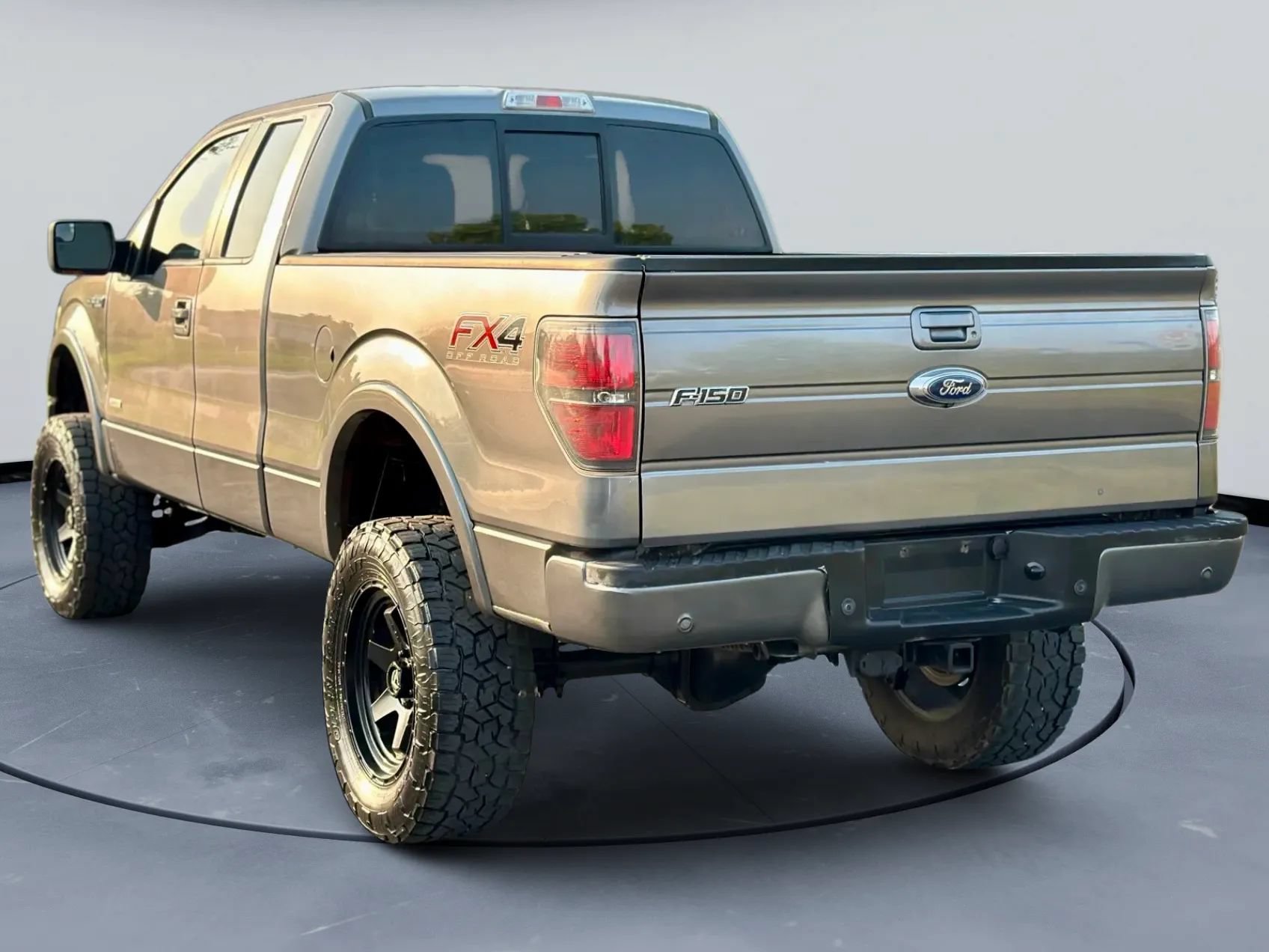 Used 2013 Ford F150 FX4 w/ Mid Equipment Group AWD/4WD image 5