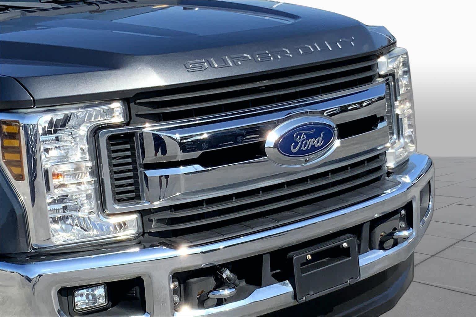 Used 2018 Ford F250 XLT w/ XLT Premium Package AWD/4WD image 26