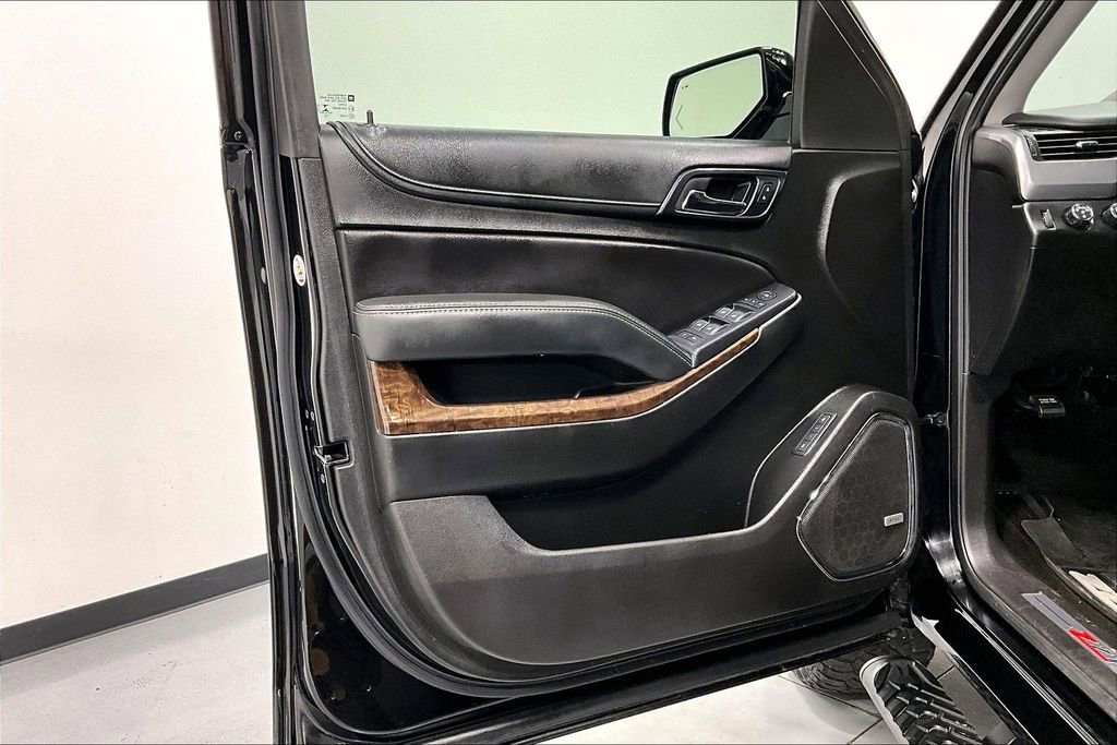 Used 2018 Chevrolet Tahoe LT w/ Luxury Package AWD/4WD image 22