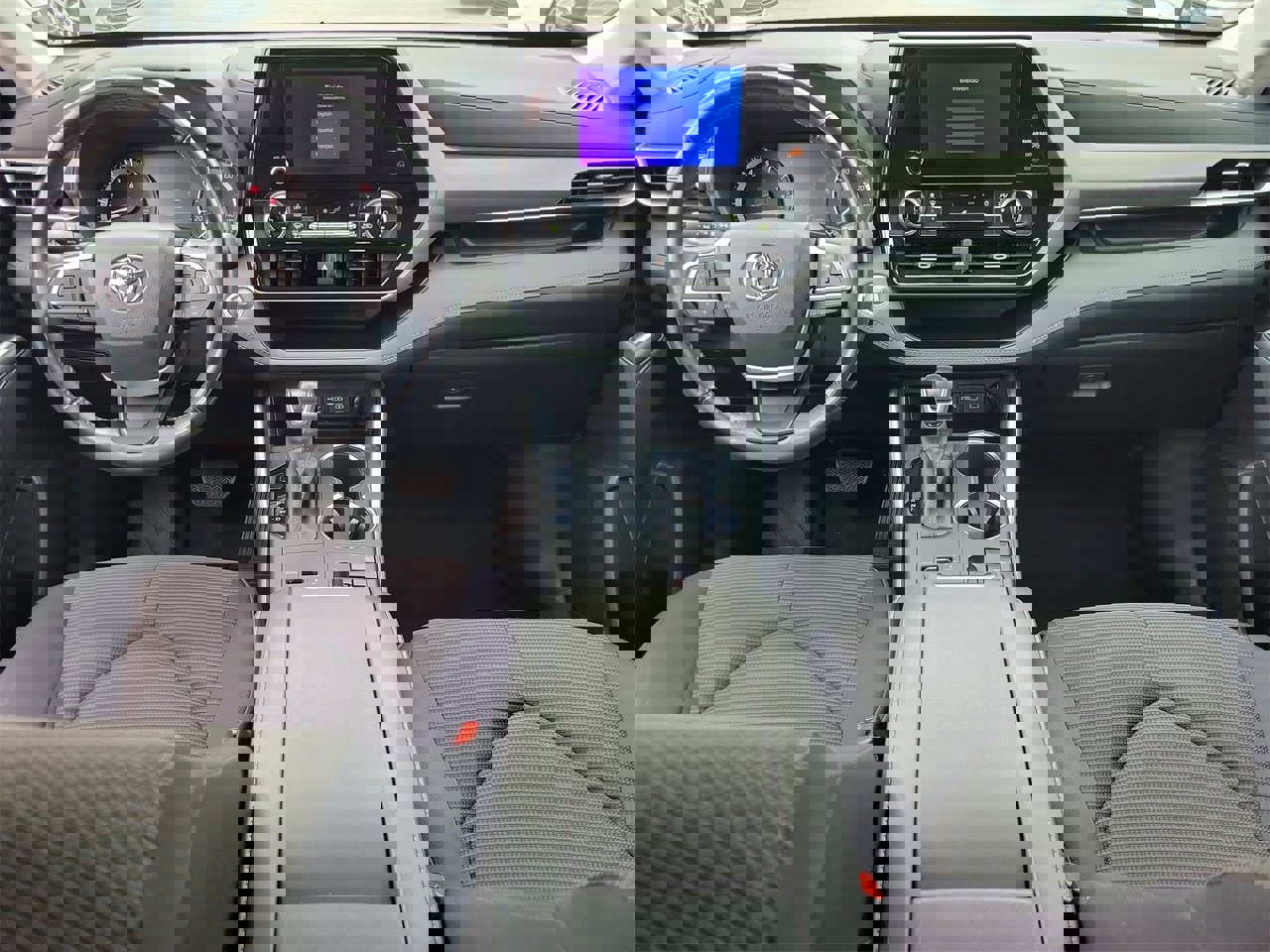 Used 2023 Toyota Highlander LE image 13