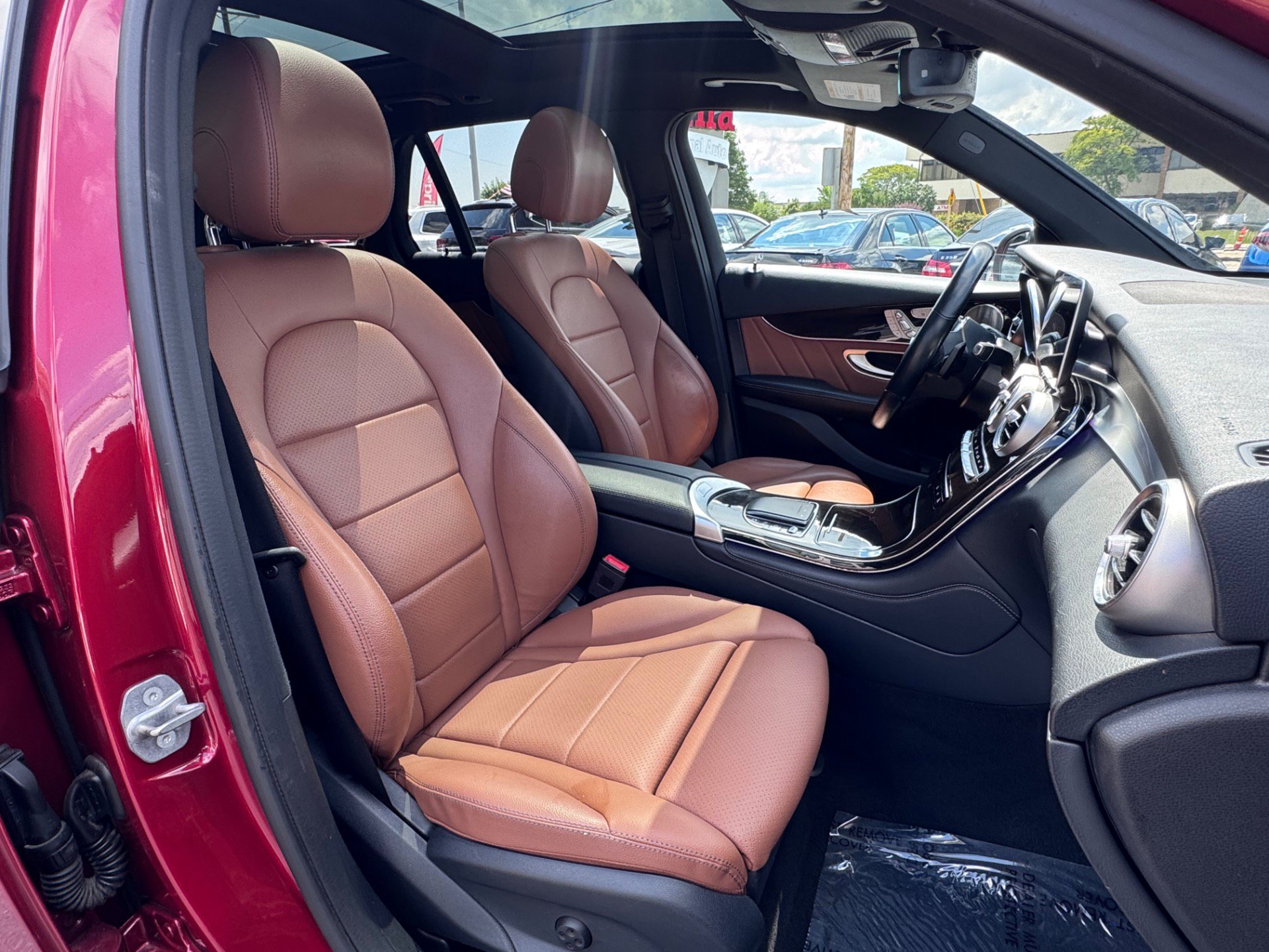 Used 2021 Mercedes-Benz GLC 300 4MATIC image 33