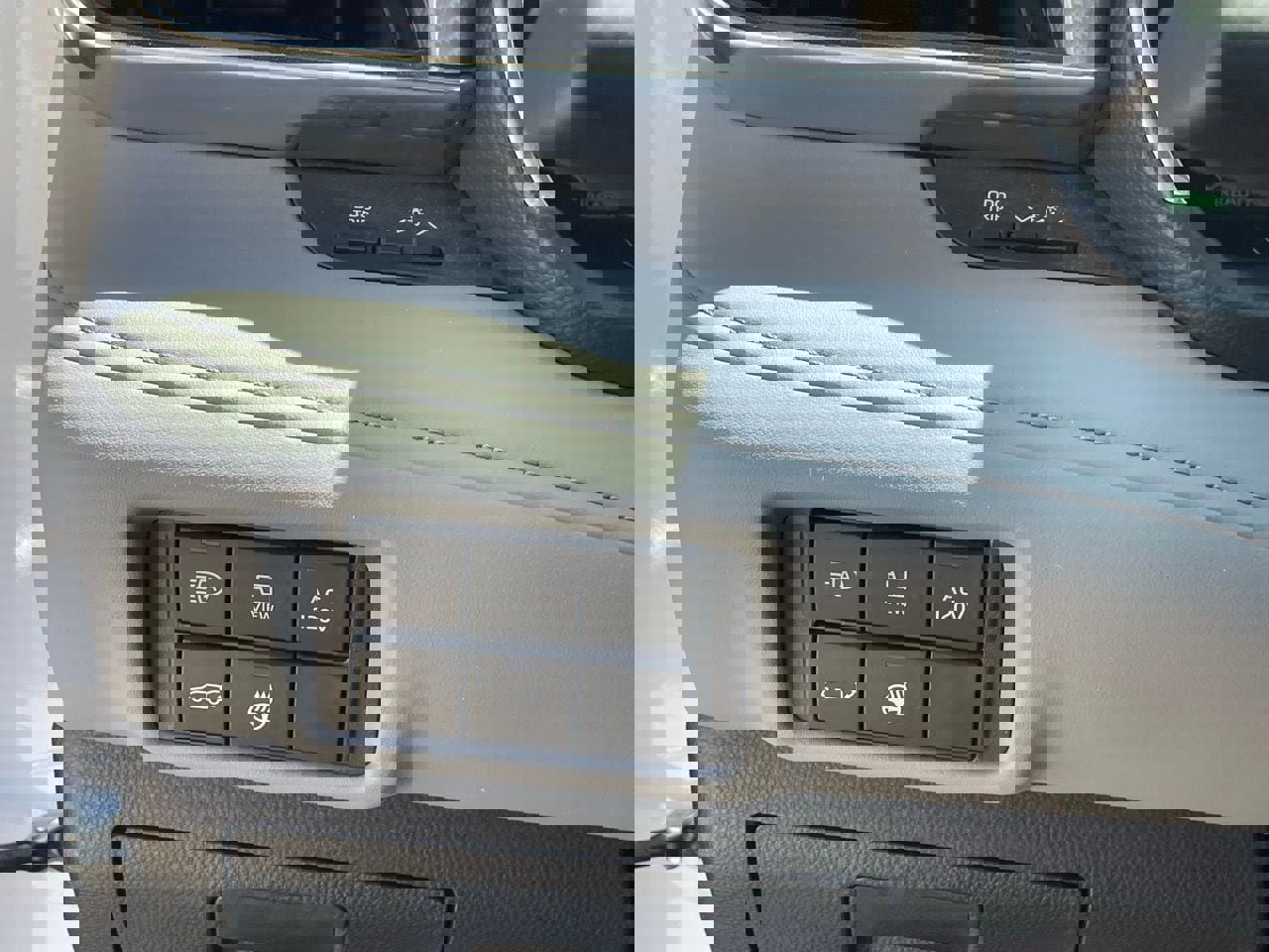 Used 2024 Toyota Highlander Platinum image 10