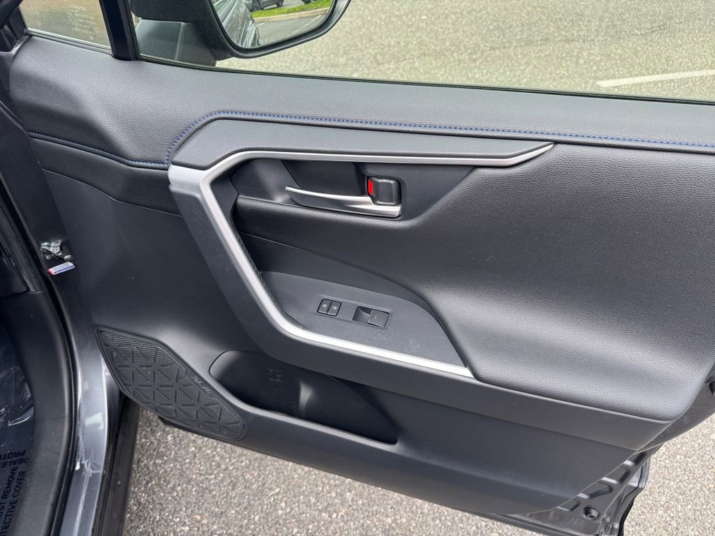 Used 2024 Toyota RAV4 XSE w/ Advanced Technology Package image 17