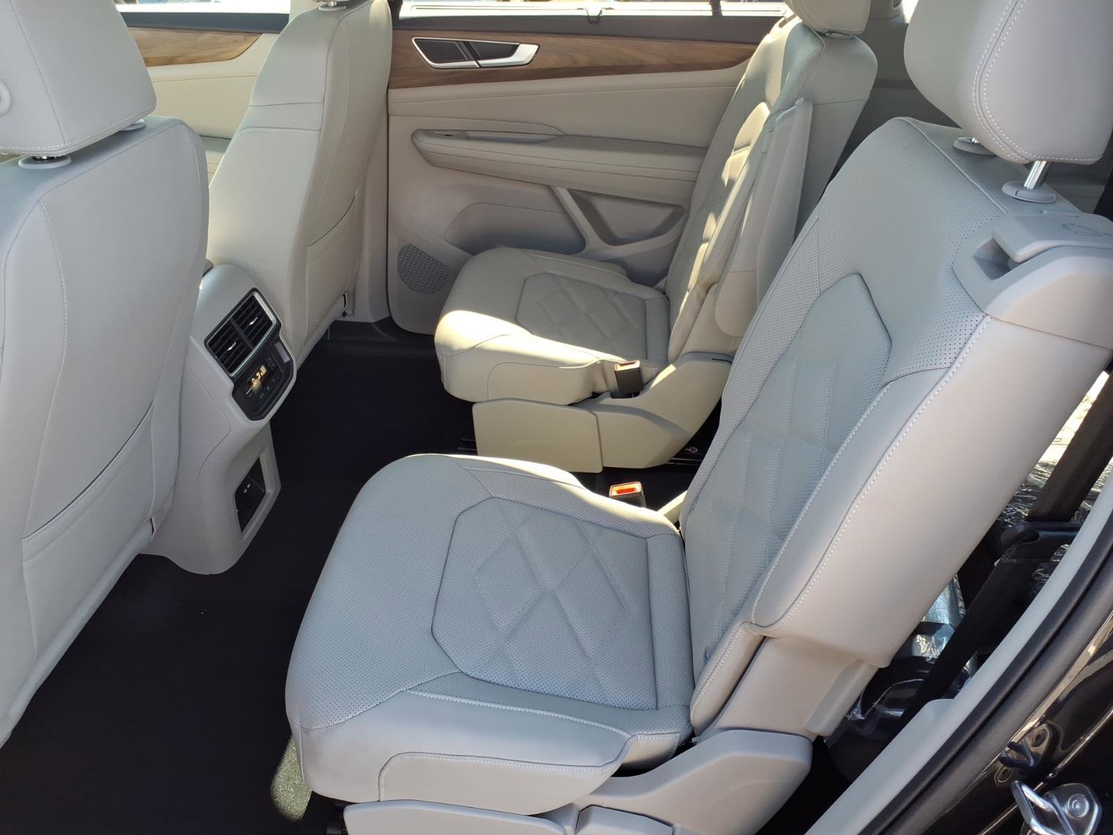 New 2026 Volkswagen Atlas SE image 13