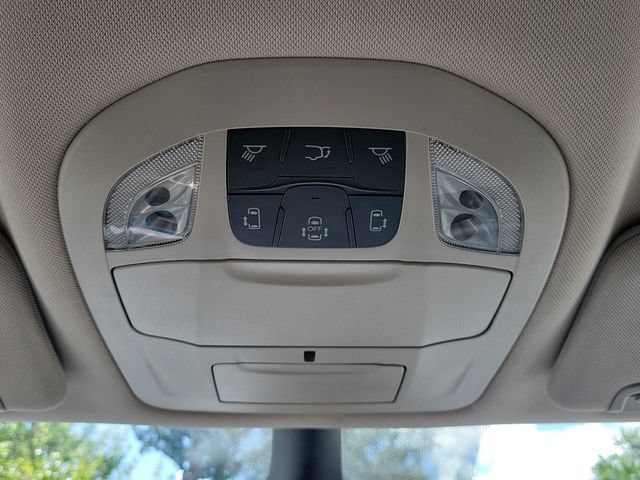 Used 2023 Chrysler Voyager LX FWD image 32