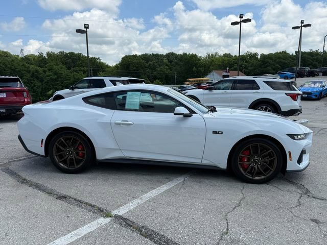 Used 2024 Ford Mustang GT Premium image 8