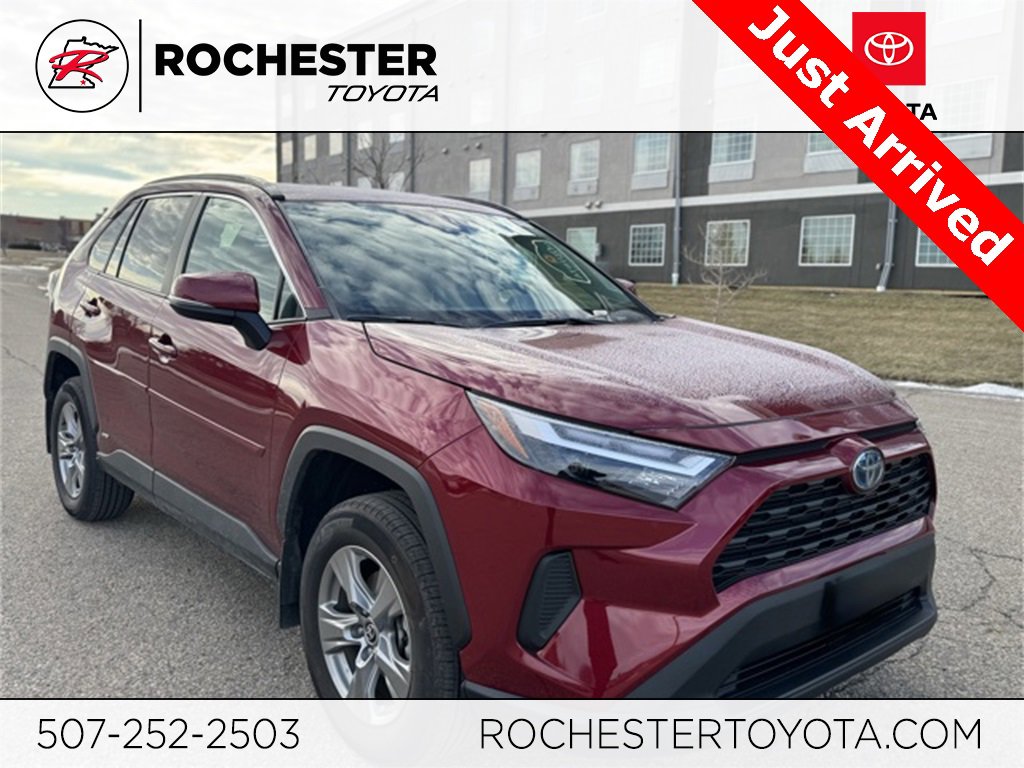 Used 2024 Toyota RAV4 XLE image 1