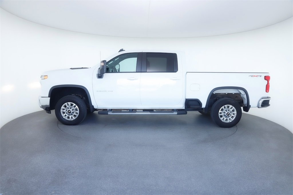 Used 2024 Chevrolet Silverado 2500 LT image 2