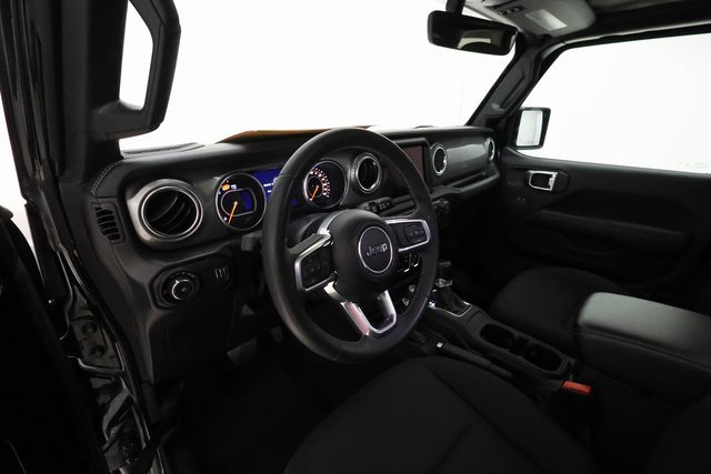 Used 2023 Jeep Wrangler Sahara image 8