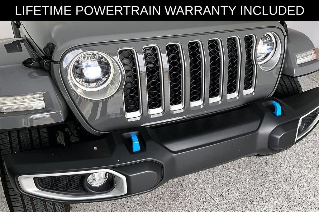 Used 2023 Jeep Wrangler Unlimited Sahara AWD/4WD image 38