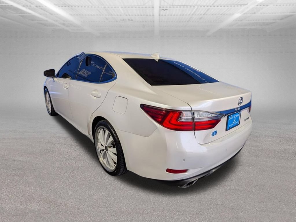 Used 2016 Lexus ES 350 w/ Premium Package w/Wood Trim FWD image 7
