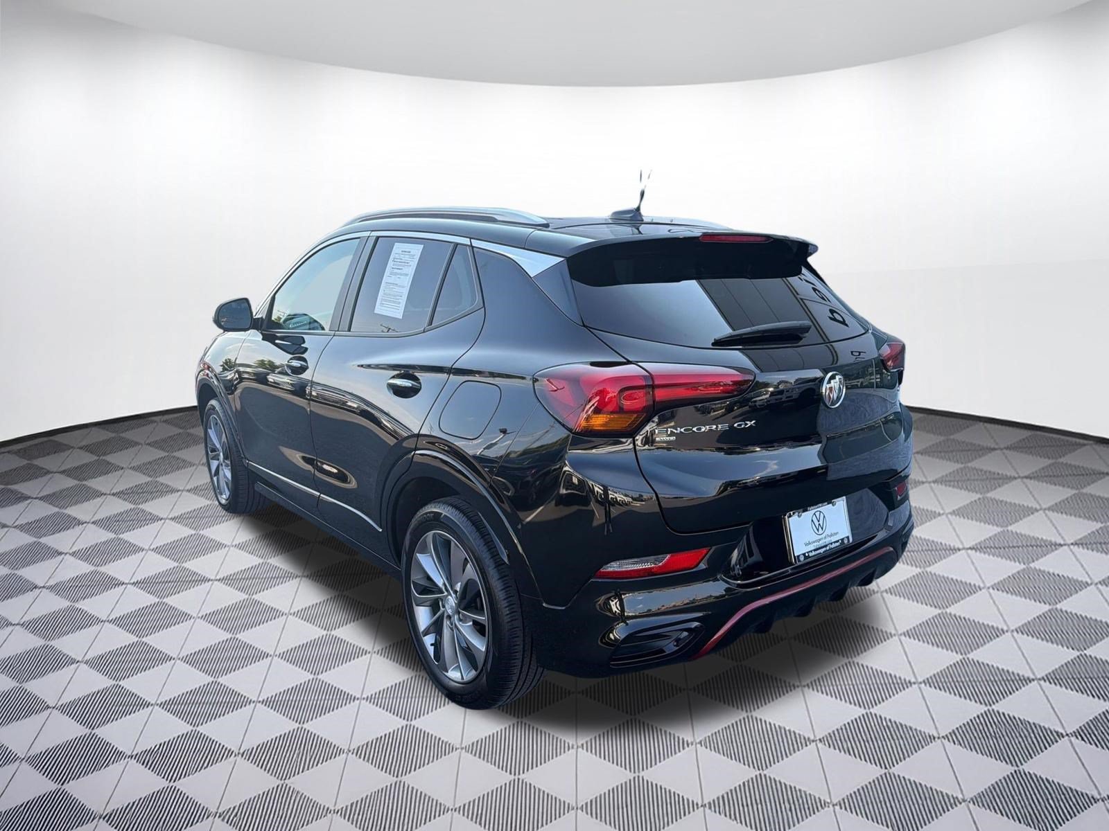 Used 2022 Buick Encore GX Select w/ Sport Touring Package AWD/4WD image 3