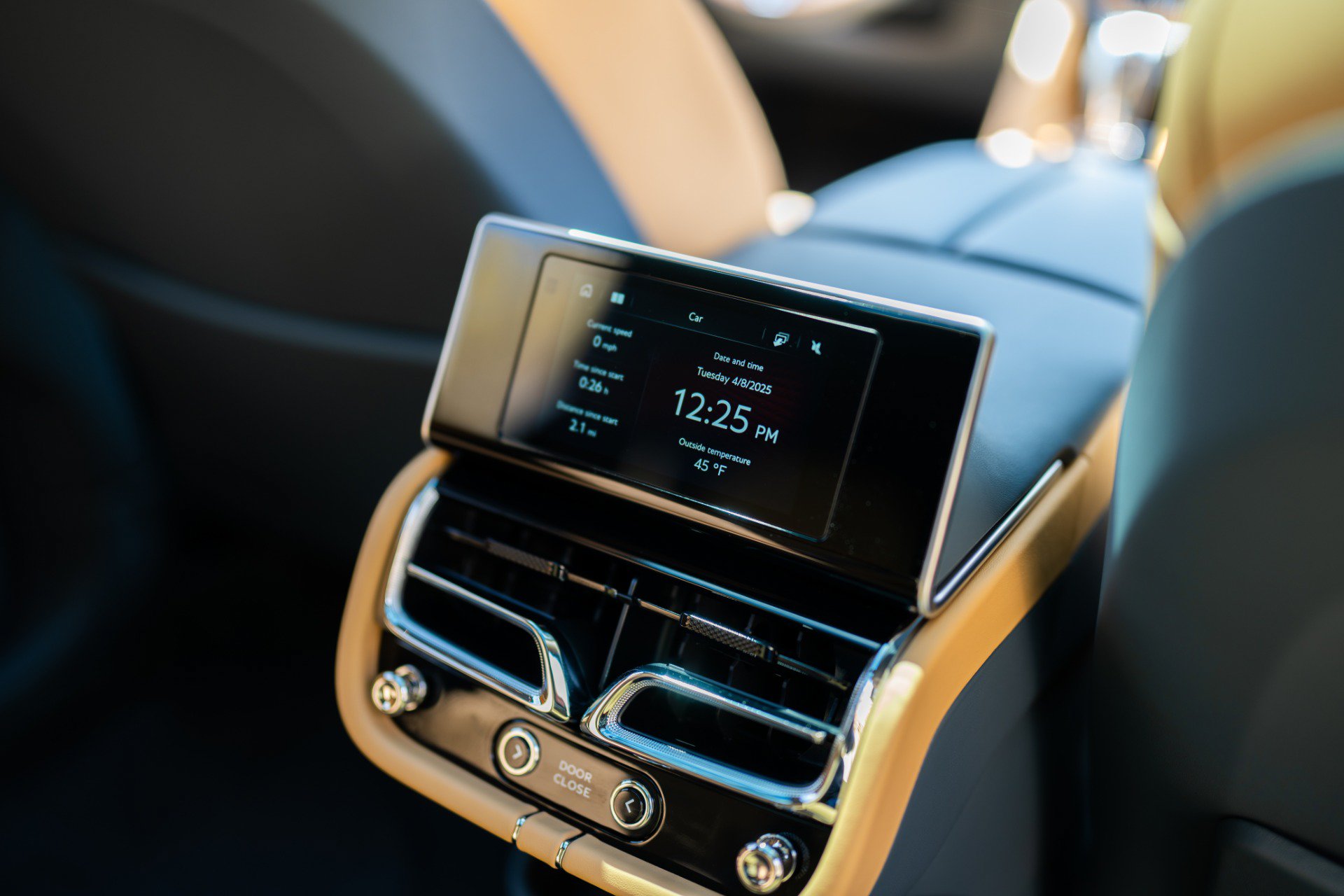 Certified 2025 Bentley Bentayga Extended Wheelbase AWD/4WD image 56