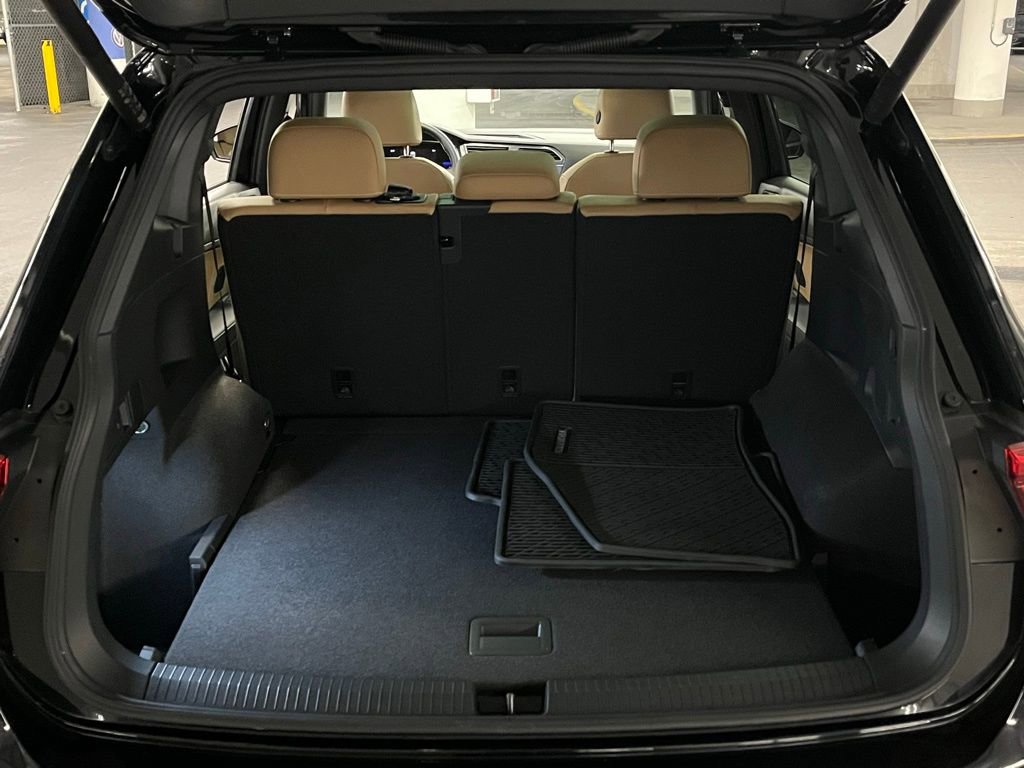 Used 2024 Volkswagen Tiguan SE w/ Panoramic Sunroof Package image 36