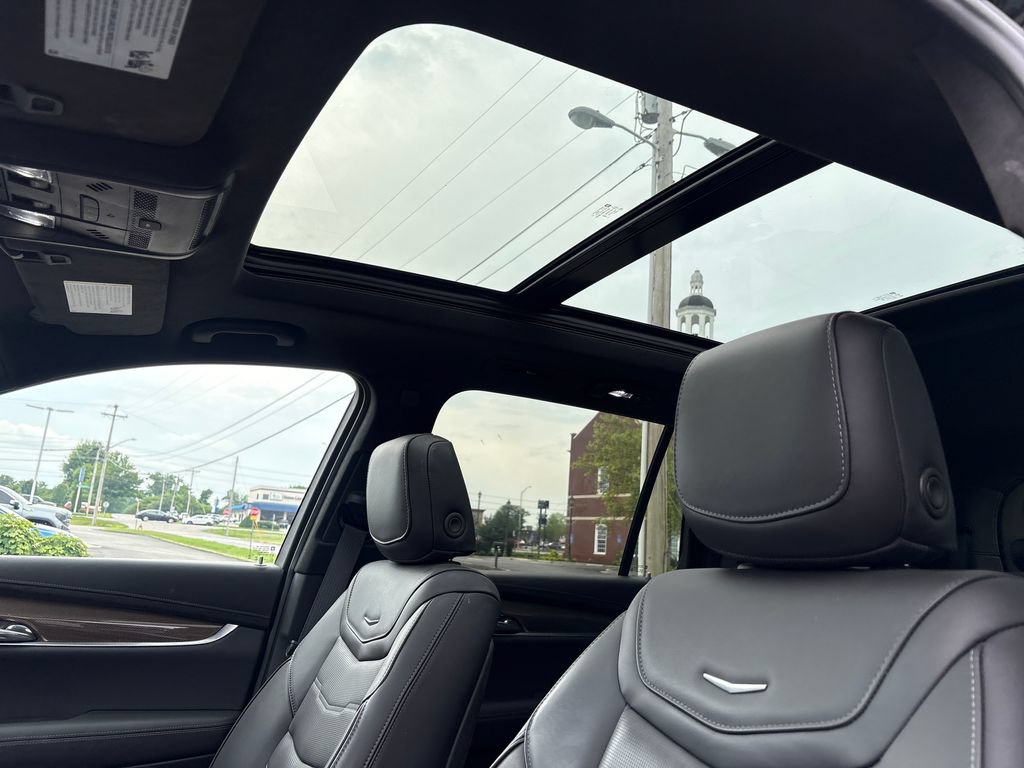 Used 2025 Cadillac XT6 Sport w/ Platinum Package AWD/4WD image 13