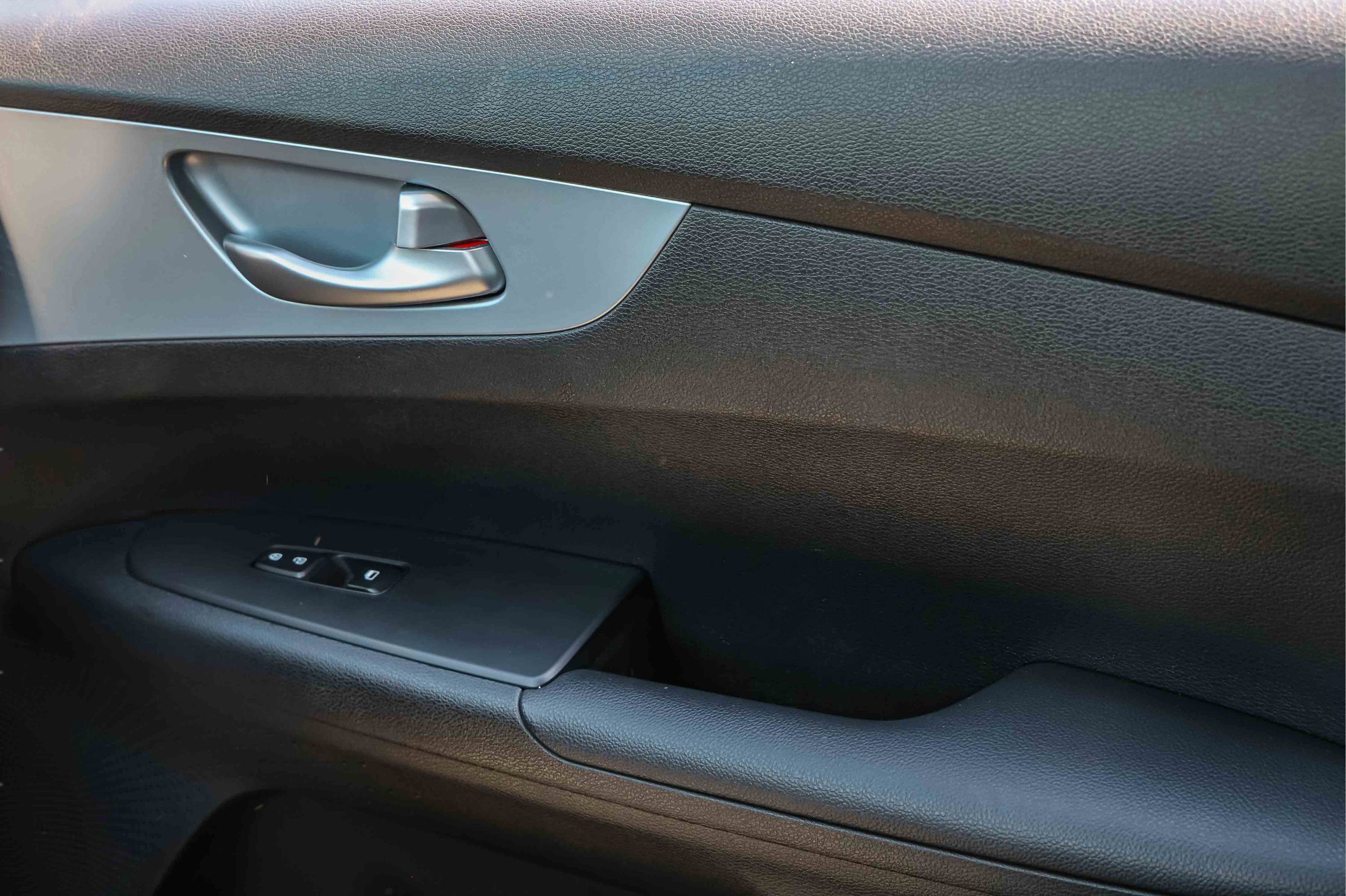 Certified 2023 Kia Forte LXS w/ LXS Technology Package FWD image 16