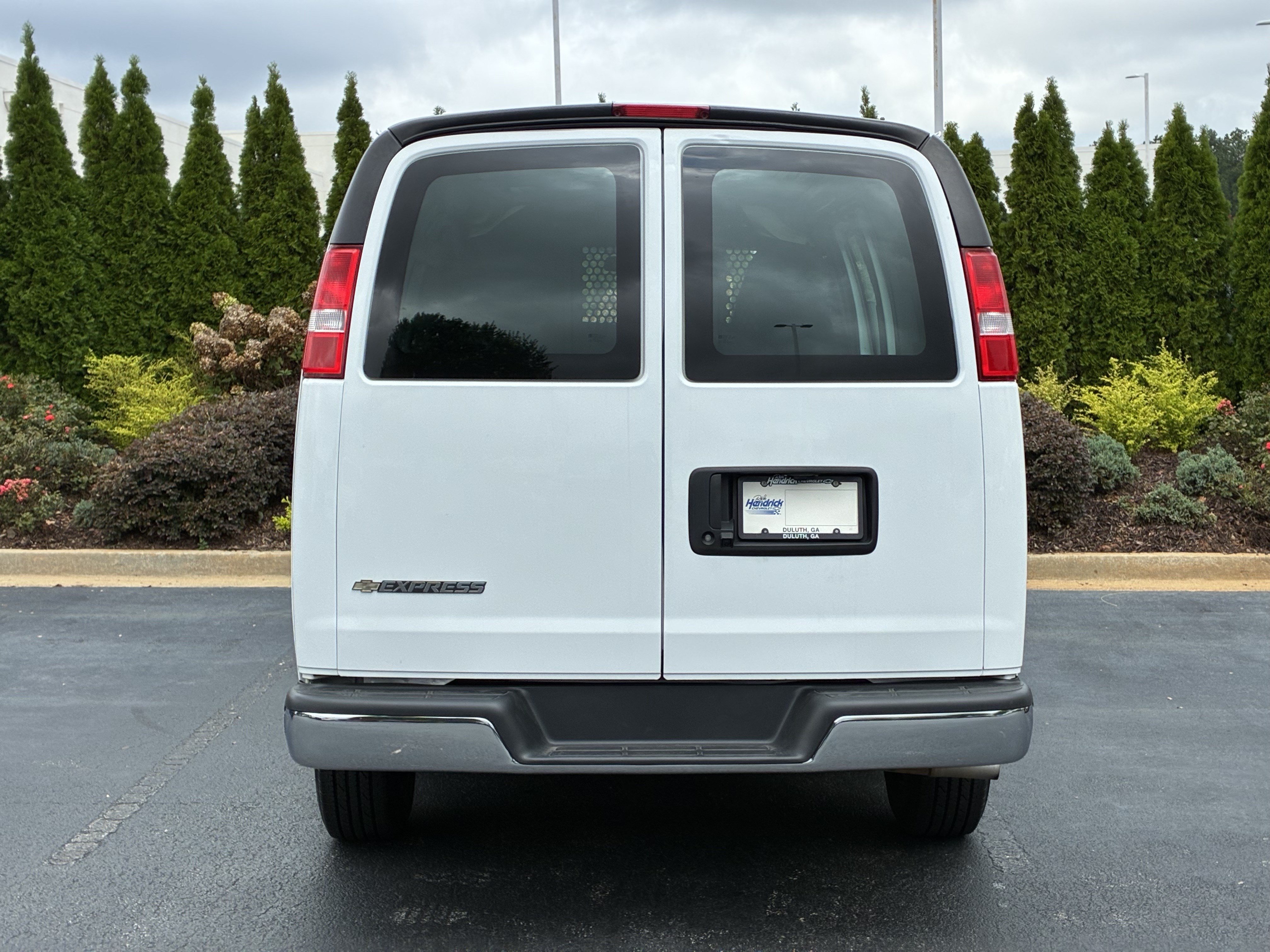 Used 2025 Chevrolet Express 2500 w/ Driver Convenience Package RWD image 7