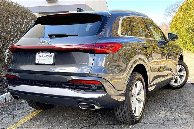 Certified 2025 Audi Q5 Premium w/ Convenience Package image 2