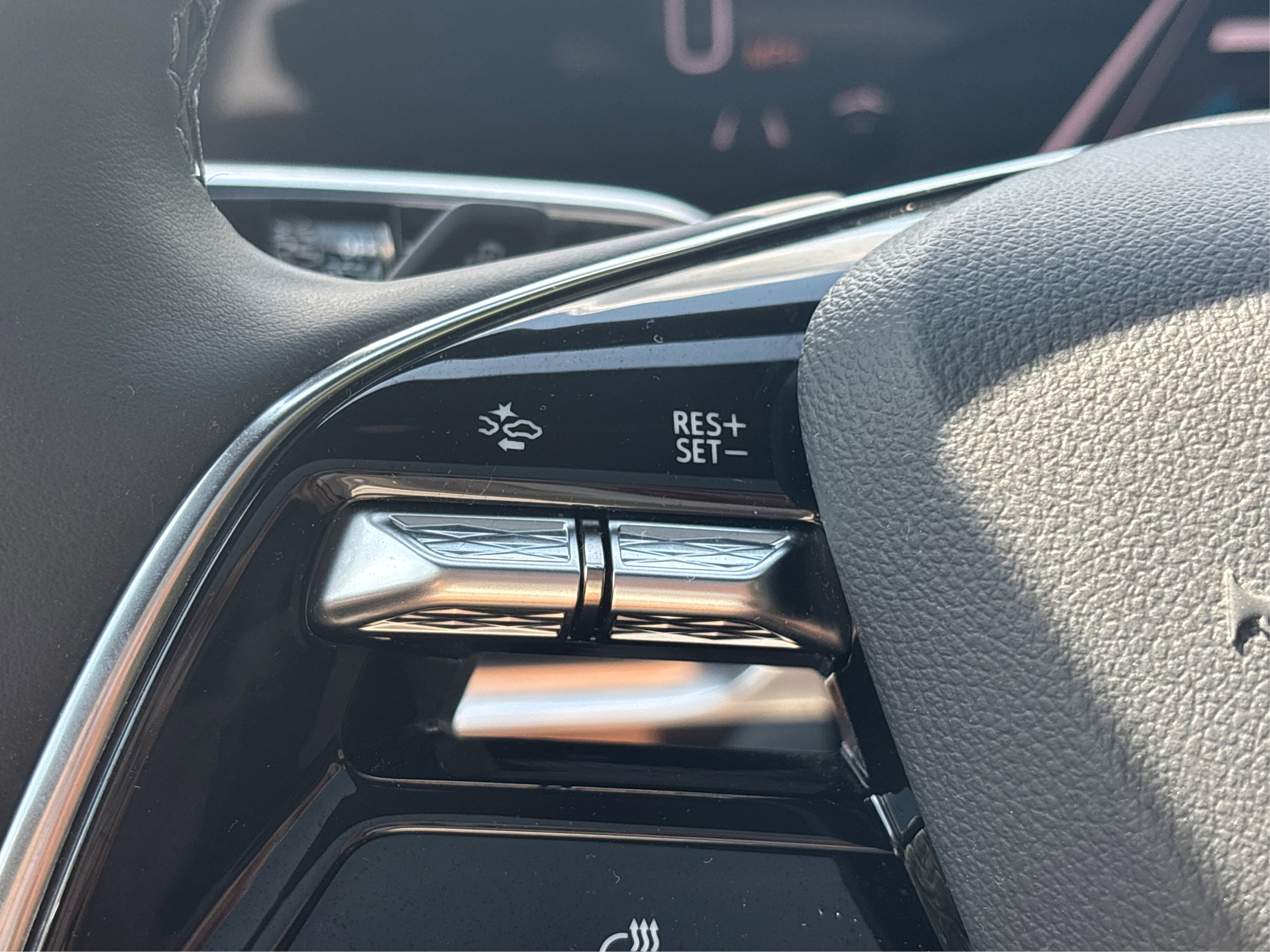 Used 2024 Cadillac Lyriq Luxury image 60