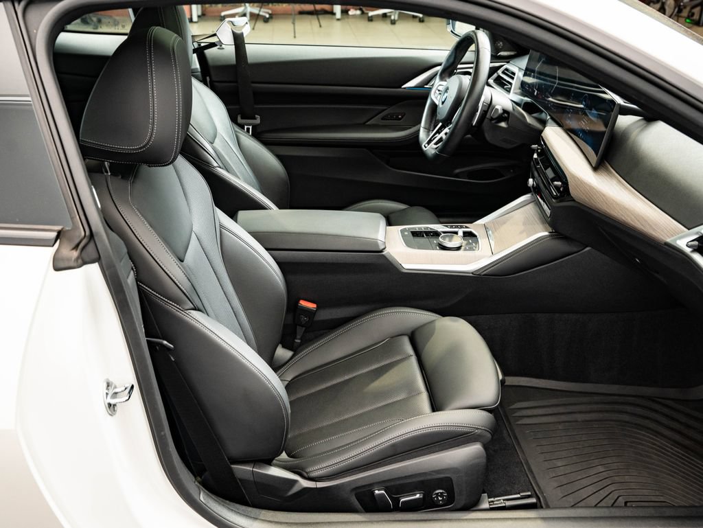 Certified 2025 BMW 430i xDrive Coupe w/ M Sport Package AWD/4WD image 24
