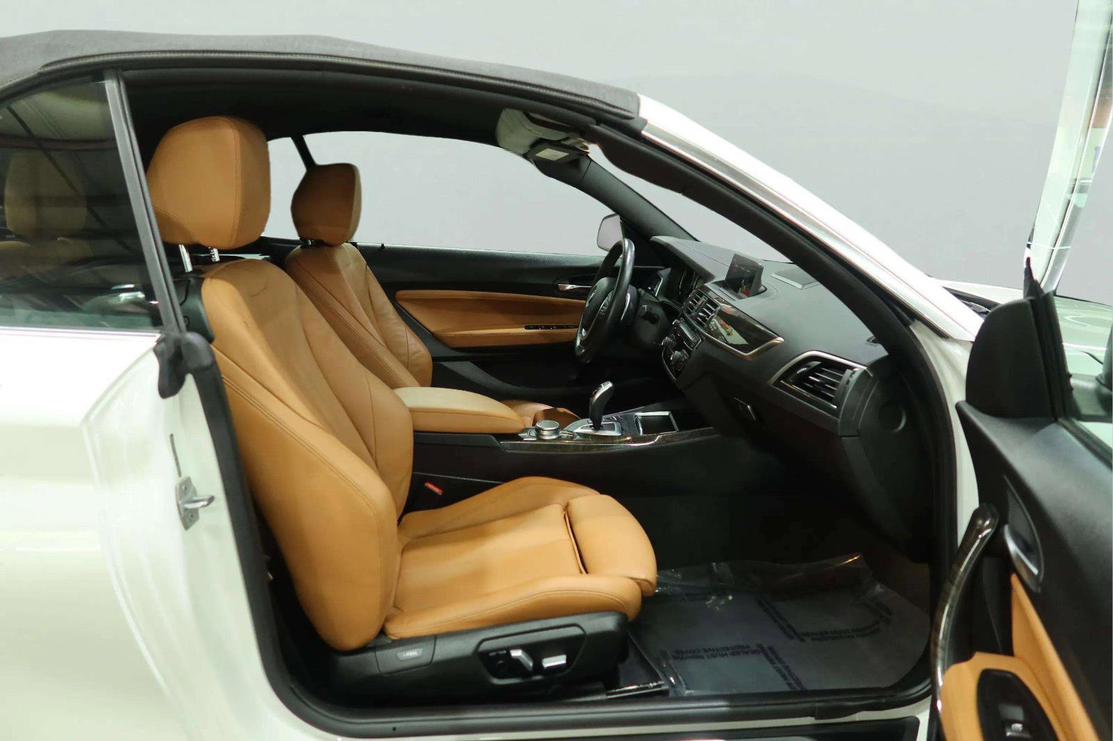 Used 2020 BMW 230i Convertible w/ Premium Package RWD image 27