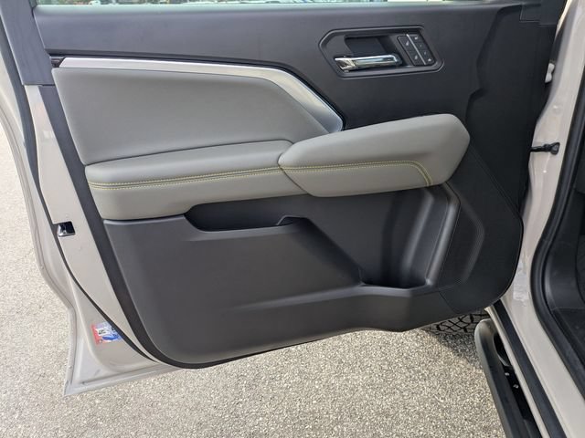 New 2026 Chevrolet Colorado ZR2 AWD/4WD image 18